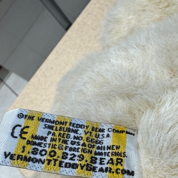 The Vermont Teddy Bear Company (vintage?) Cream Teddy Bear Plush - Picture 3 of 6